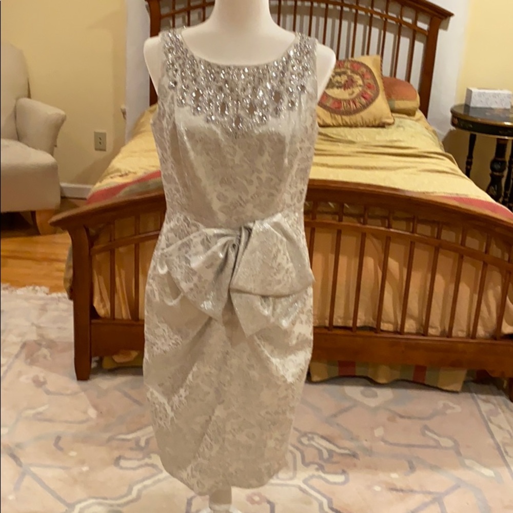 A CARMEN MARC VALVO dress